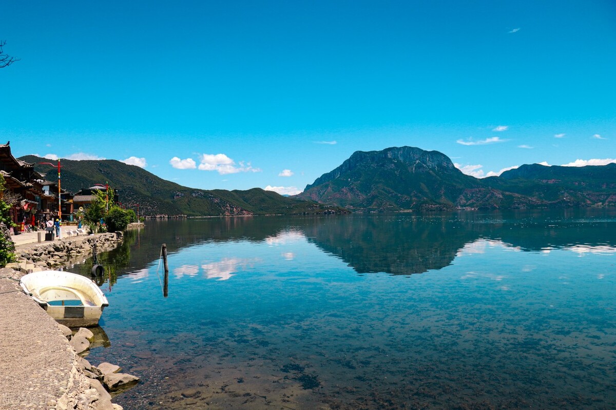 国内最经典12条自驾游线路,国内十大自驾游线路推荐