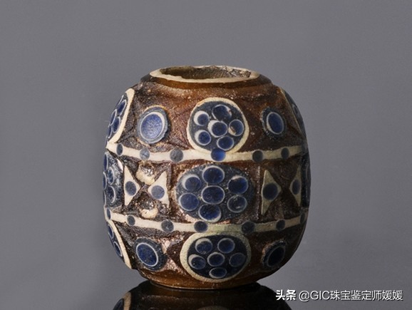 瀹噷闈㈢殑鐞夌拑,瀹笢浣滃搧