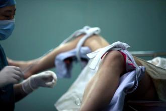 顺产撕裂缝合处总是疼,顺产有撕裂一般会痛几天