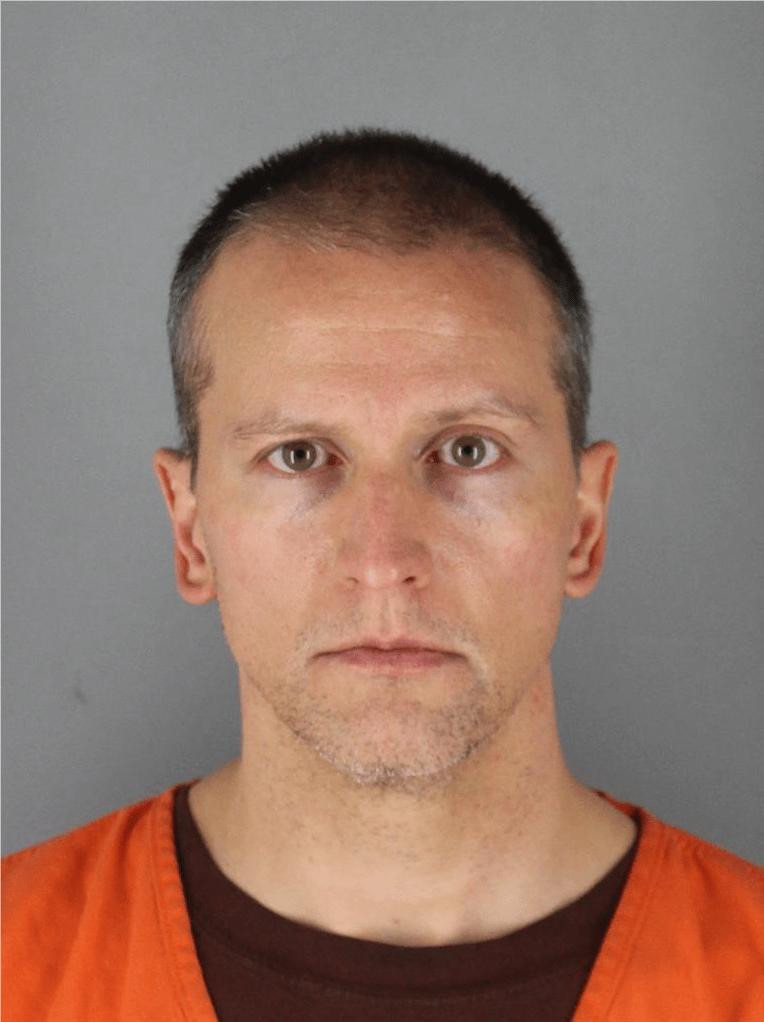 美国再生起义，黑人男子当街遭白人警察*力暴**执法致死