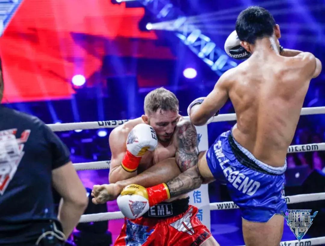 以拳破腿李小龙,以拳破腿