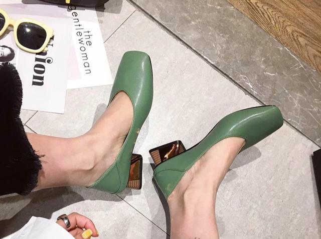 穿流行的奶奶鞋怎么穿不显老,适合脚宽的奶奶鞋测评