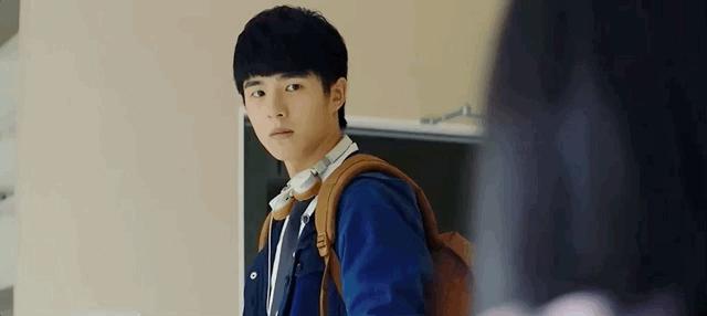 我发现,“胸罩”暴露了“Q的秘密”啊,陈思诚可真会藏