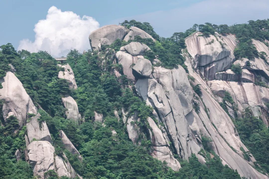 五岳中的南岳位于哪个省,九华山和天柱山哪座更值得游一游