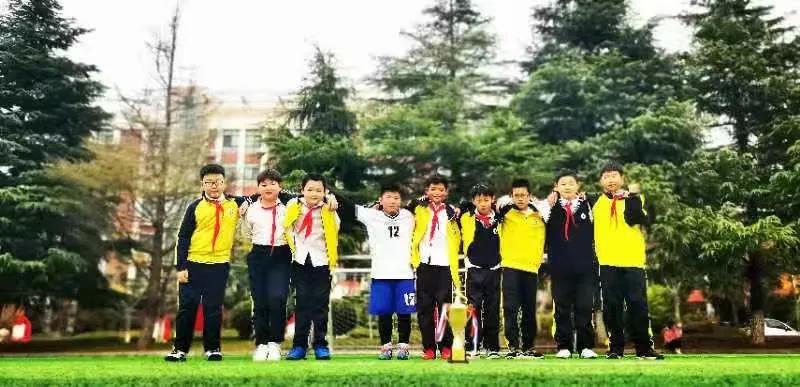 商丘市工学院附属兴华学校六年级,商丘兴华学校2024毕业班优秀学生