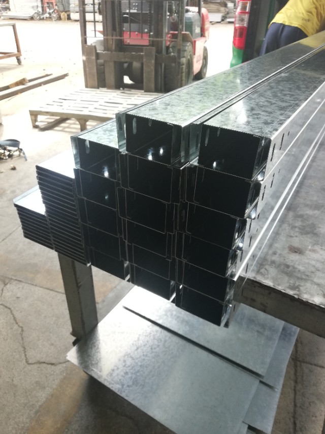 深圳槽式电缆桥架厂家电话,深圳电缆桥架厂家电话多少