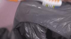 羽绒服放衣柜里会发霉怎么回事,羽绒服发霉的原因和解决方法