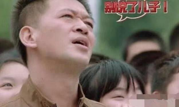 男孩当众吐槽爸爸长得丑,儿子吐槽爸爸丑