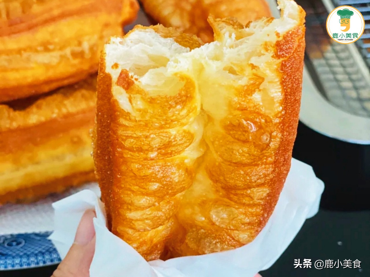 早餐店空心油条怎么做到蓬松酥脆,酥脆油条的做法和配方的全过程
