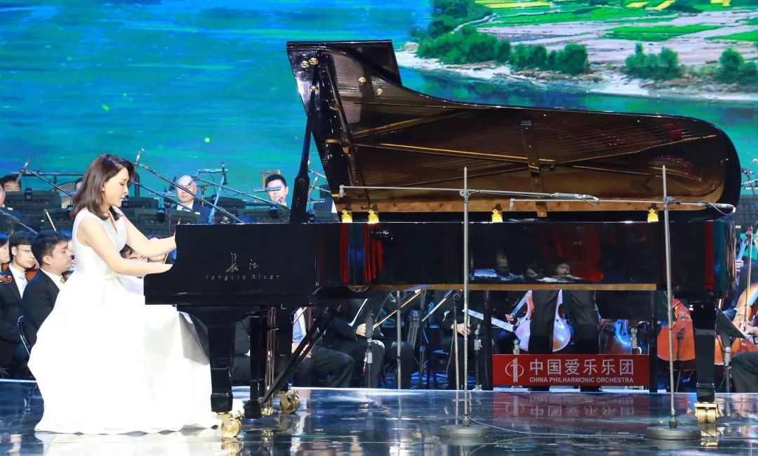 长江钢琴tch系列和冠军系列比较,长江钢琴是国产品牌的佼佼者