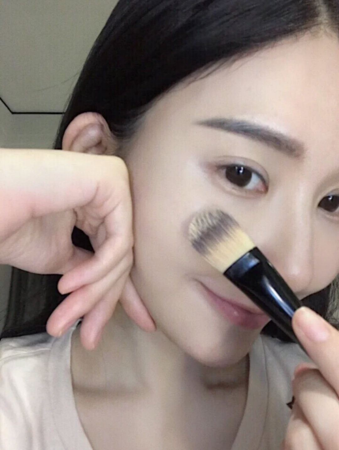 雅诗兰黛最好用的粉底液是哪款,雅诗兰黛粉底液哪一款比较持久