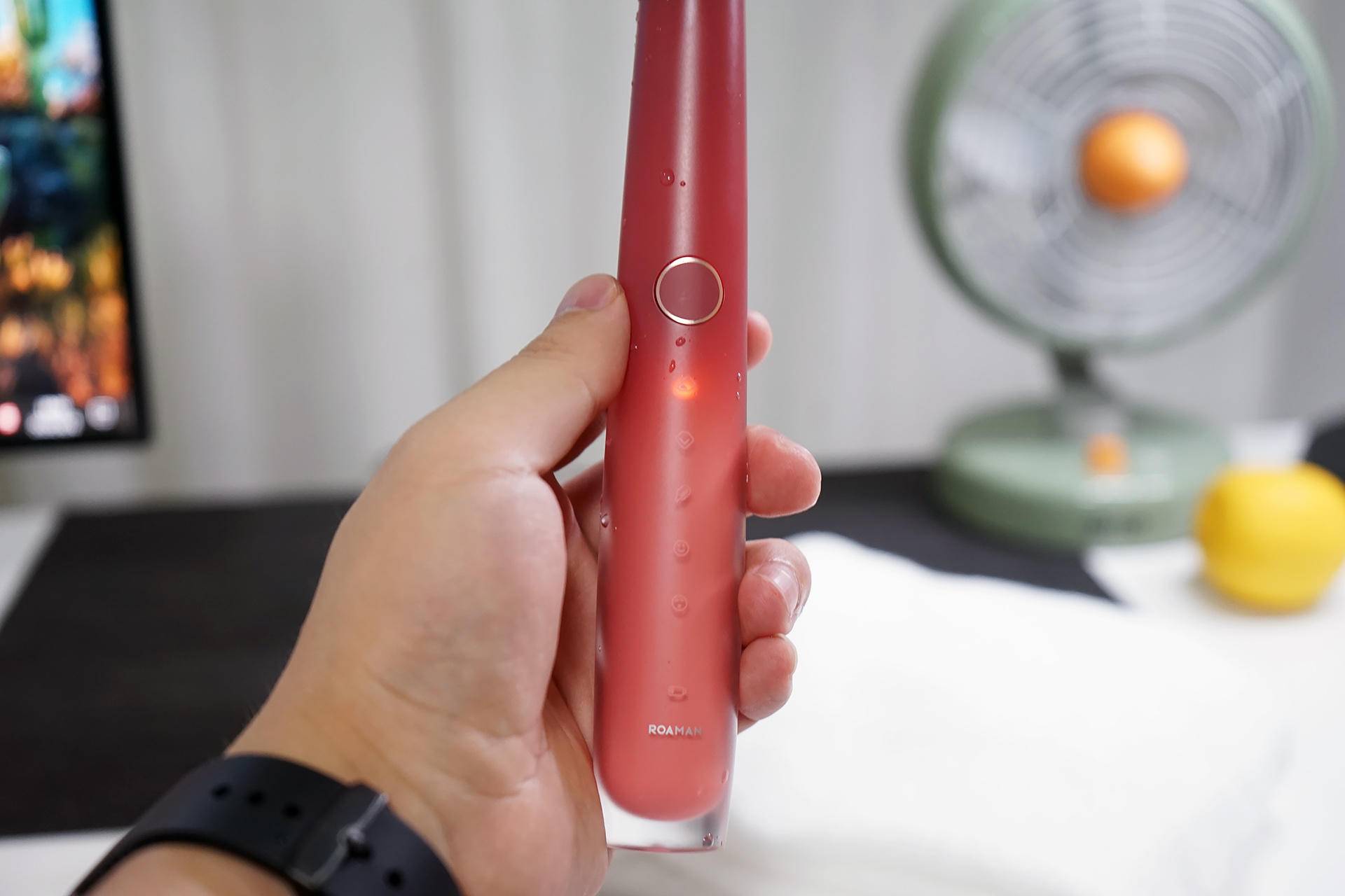 牙齿更干净健康，脸蛋也要美美的！罗曼藏不住的“小心机”