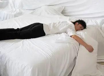 腰椎间盘突出小针刀后躺多久,腰椎间盘突出怎么躺比较好