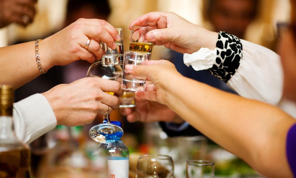 韩国人为什么那么能喝酒,韩国人为啥这么爱喝酒