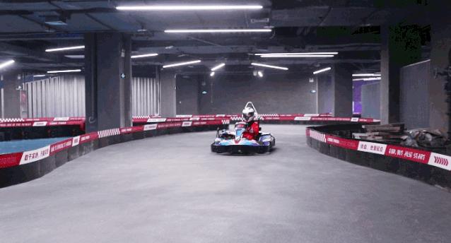 许昌科技广场下面竟然藏着一个卡丁车俱乐部，在朋友圈秒变酷盖