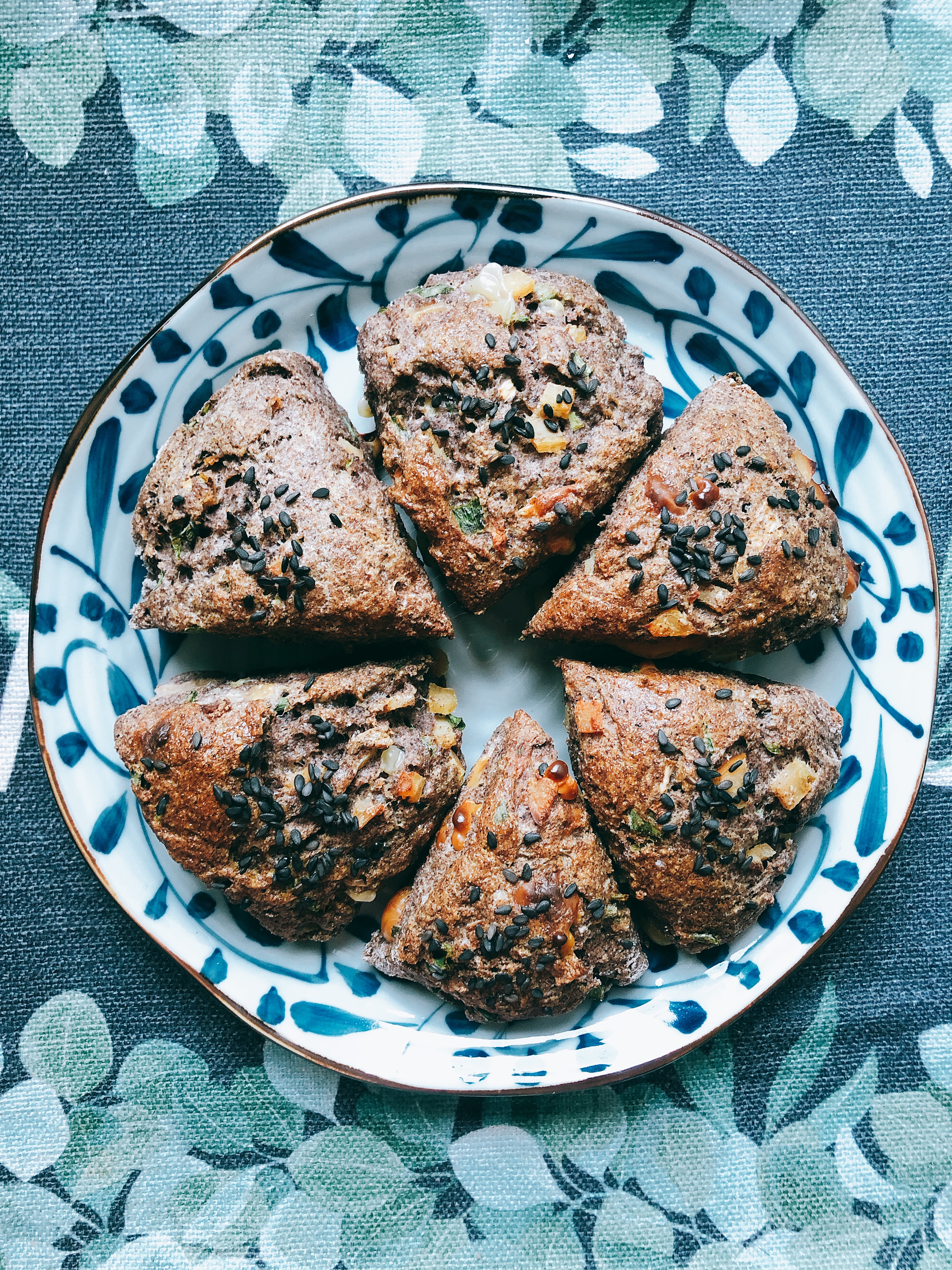 减脂期中年女性碳水摄入,减脂期姨妈期特别馋碳水怎么办