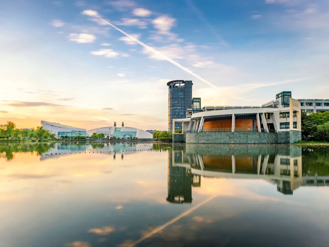 浙江大学：相约最美杭州选择最爱浙大开启最好未来