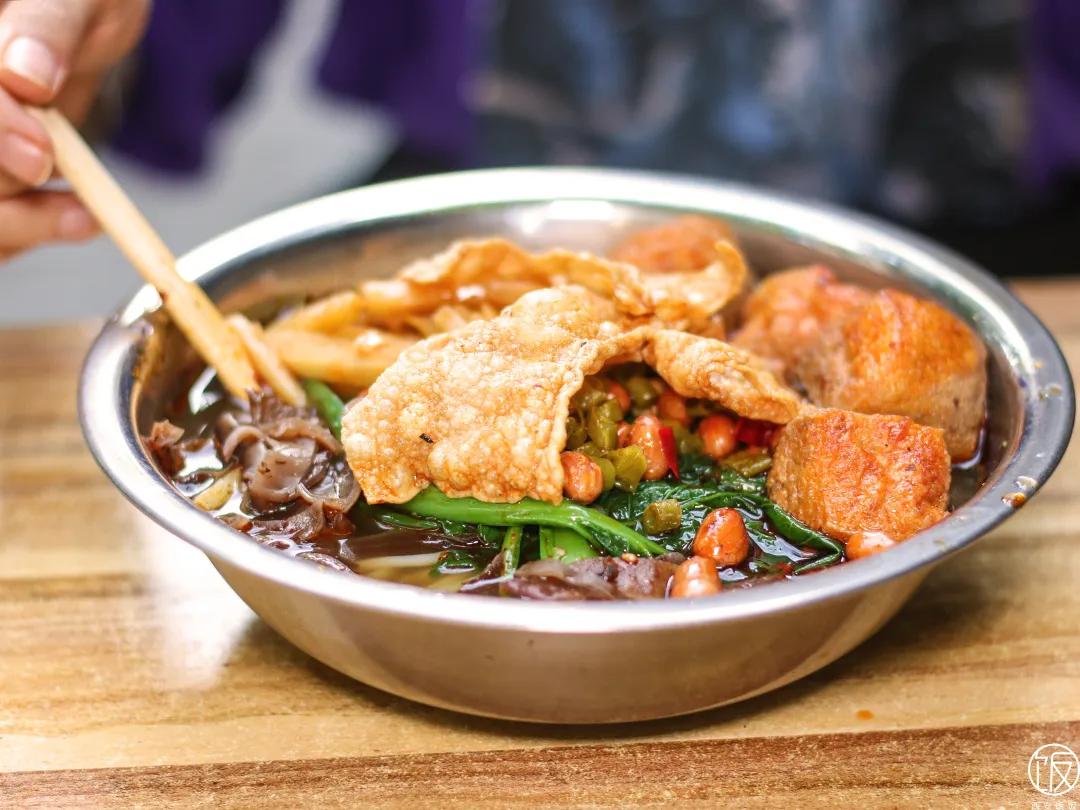 又臭又香螺蛳粉真的很好吃,超臭但超好吃的螺蛳粉