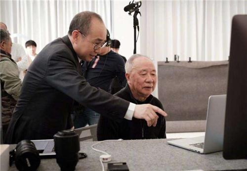 300元白手起家,用罐头换飞机赚1个亿,最后沦为中国第一*子骗**