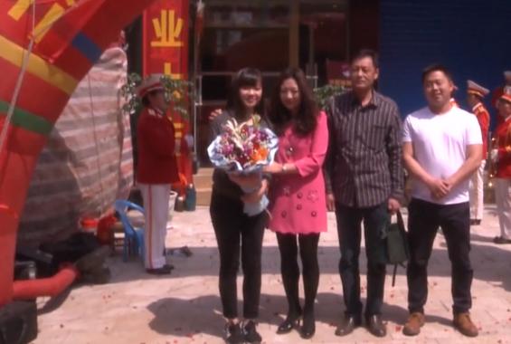 漂亮高材生求职,漂亮高材生