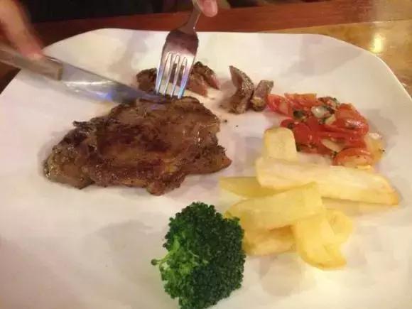 社交与西餐礼仪篇——杨鹤熊大使教你西餐如何吃出“国际范”