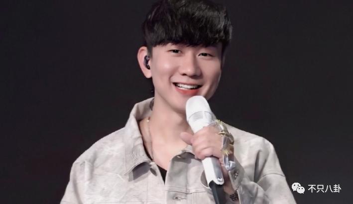 拔出萝卜带出泥！吴亦凡事件又扯出这么多连环瓜了......