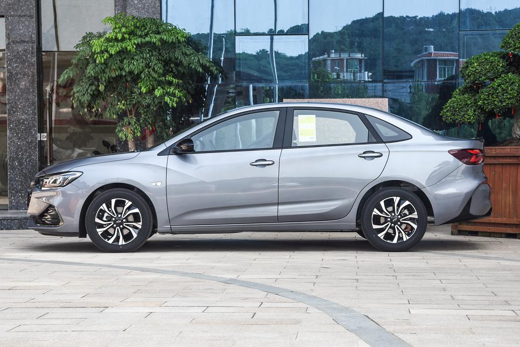 雪佛兰科鲁泽1.3t自动挡落地价,雪佛兰科鲁泽1.5自吸质量怎么样