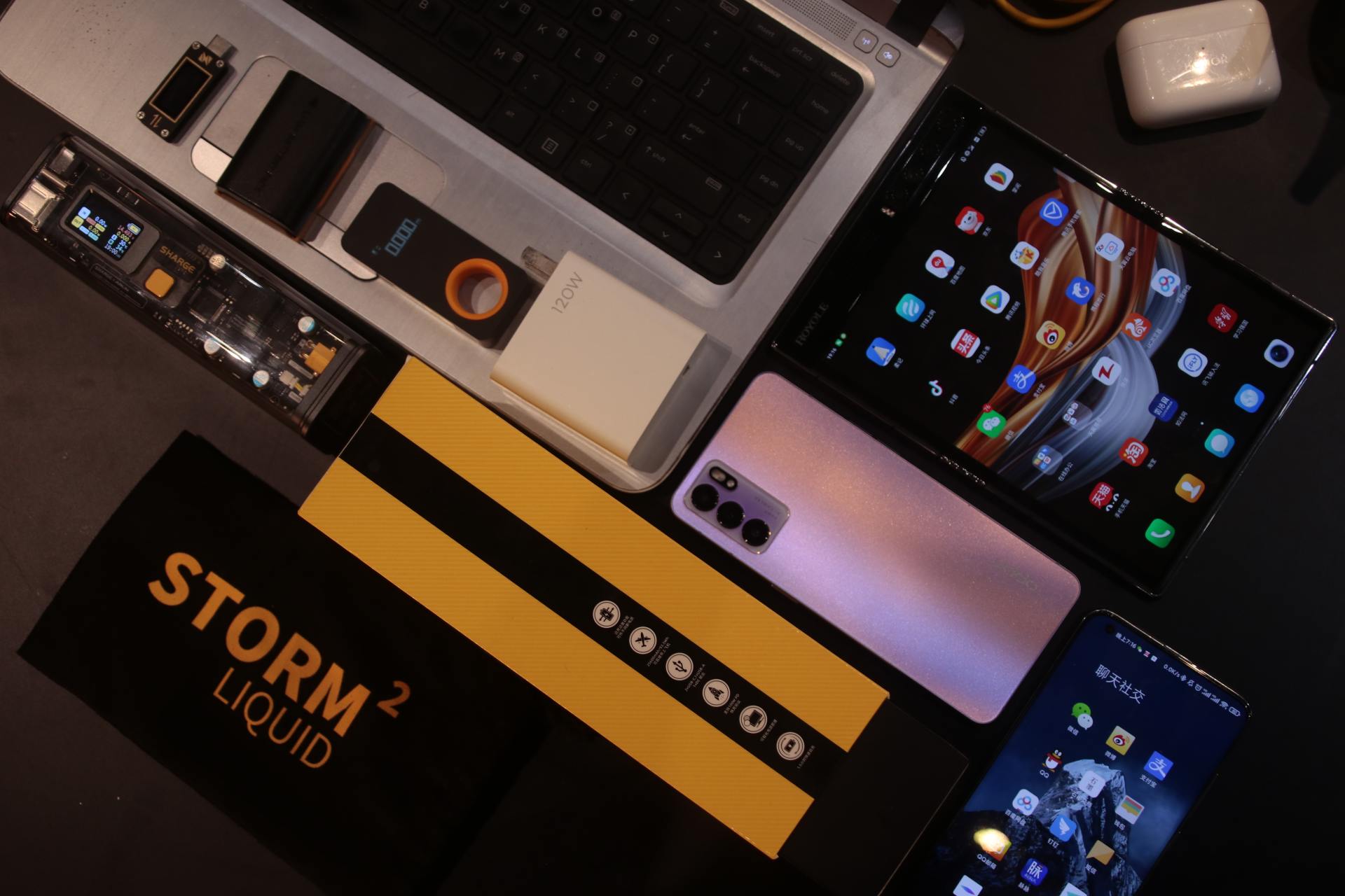 除了超高颜值，闪极卖千元的勇气是什么？一枝独秀