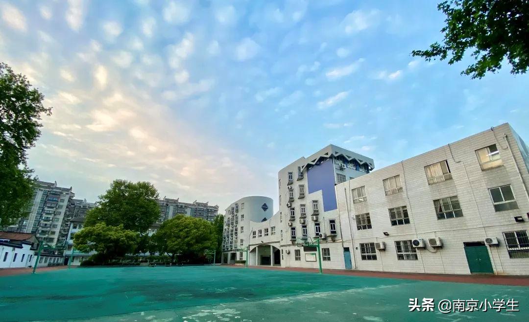 秦外和郑外东外哪个好,南京秦外和郑外对比