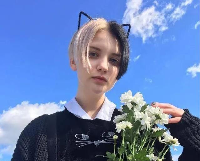 看完也想染发了，乌克兰少女Katie发色新奇，好惊艳