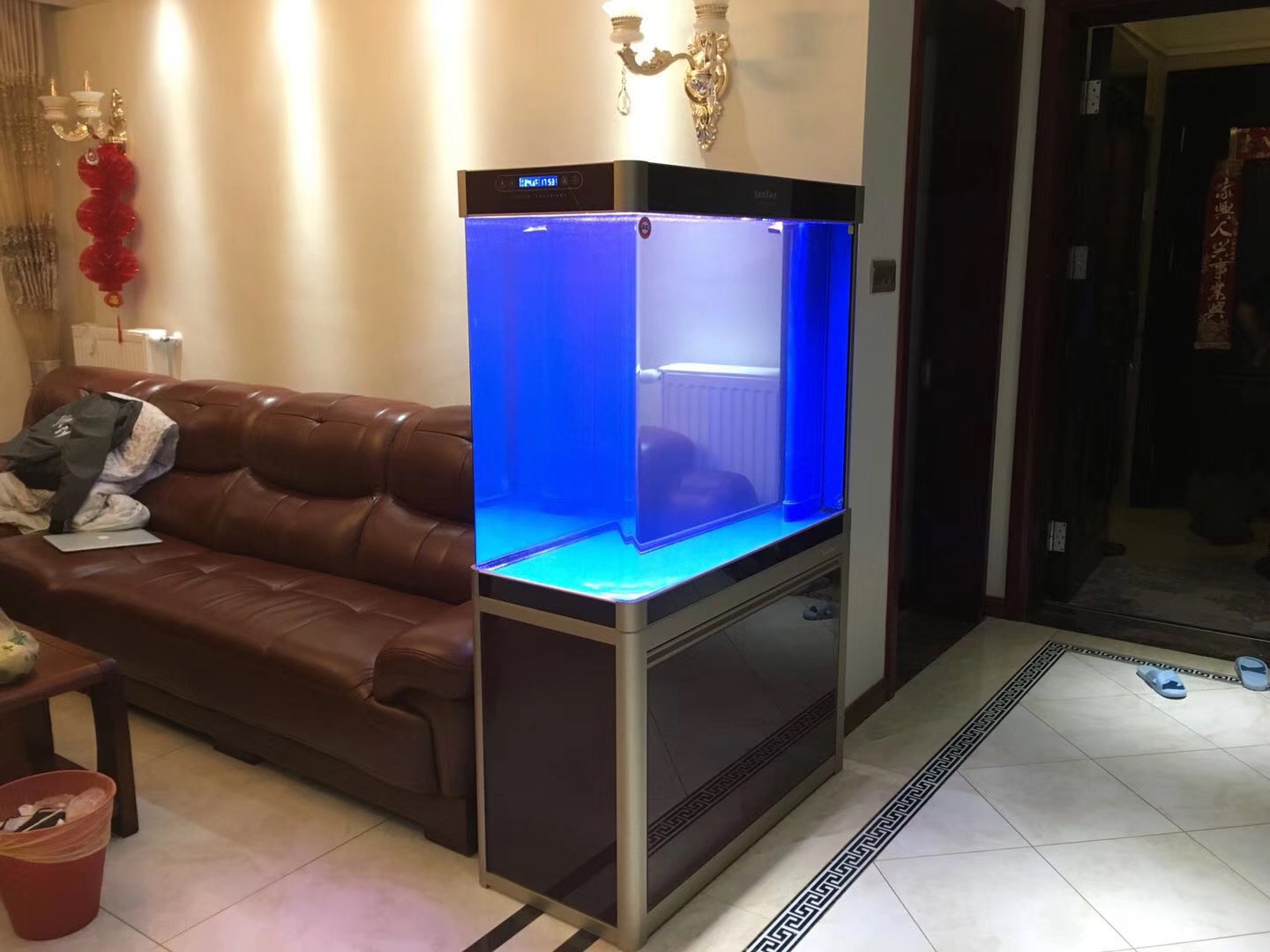 鱼缸抽水泵摆放最佳位置,鱼缸摆放的最佳位置在哪里