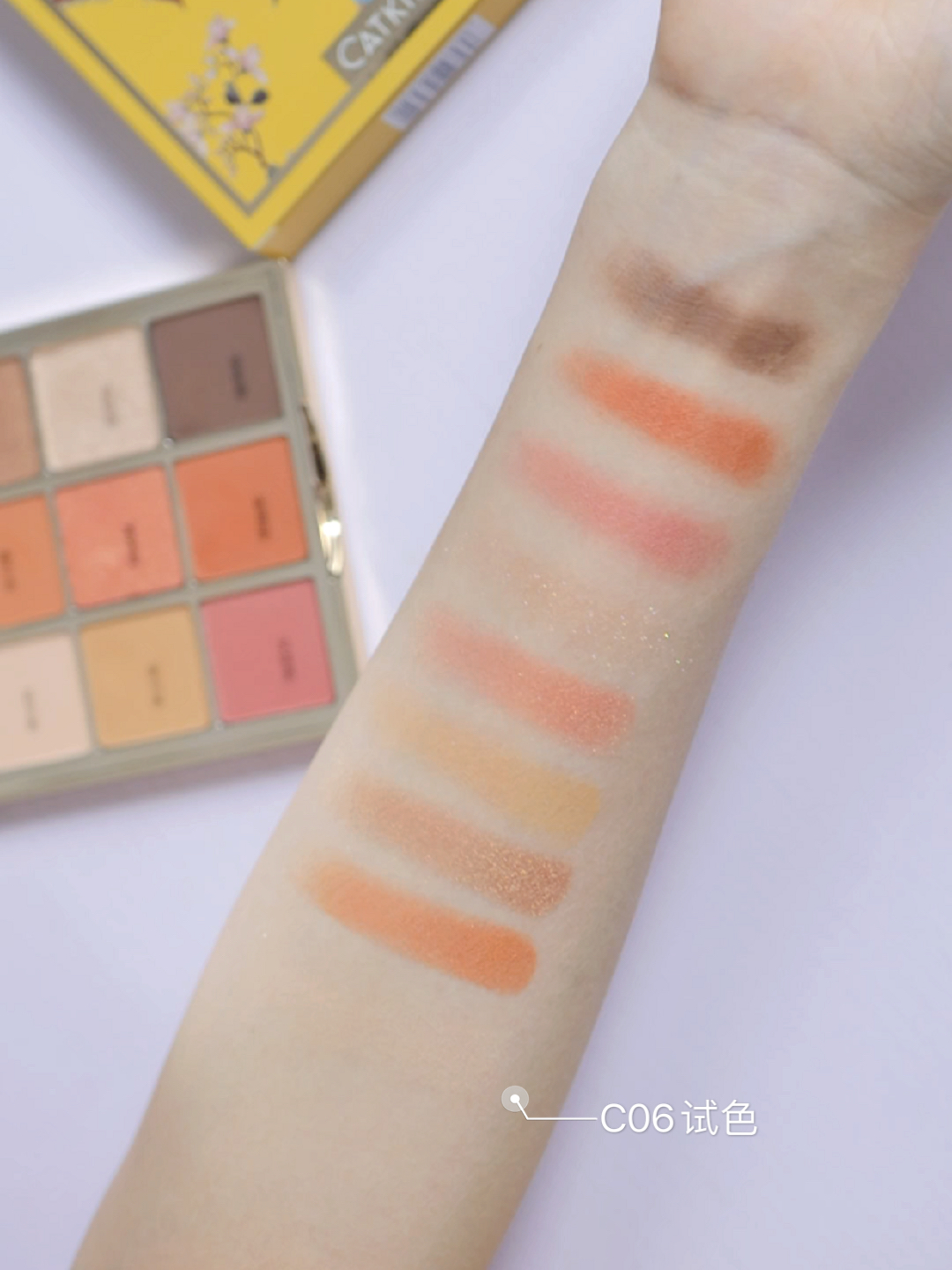 哪个牌子眼影好用不飞粉,不飞粉也不易脱妆眼影盘