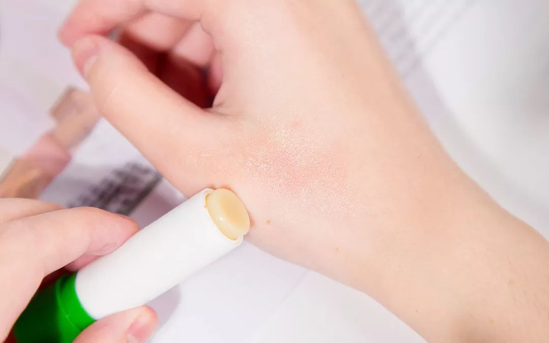 可以让嘴巴滋润红的润唇膏,最好用的几款润唇膏