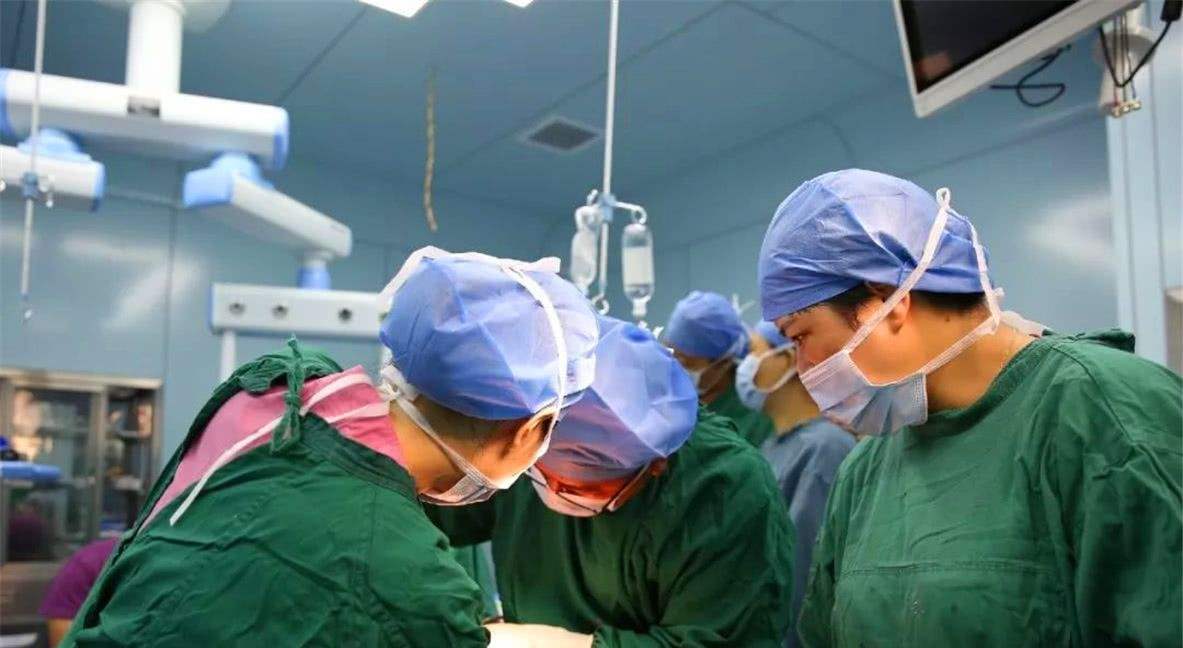 产科男医生越来越多，产妇有苦说不出，但他们这3个优势不得不服