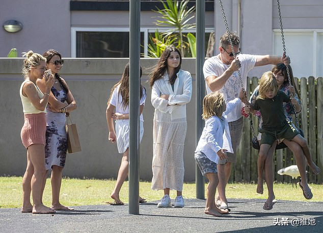 马特达蒙携妻参加威尼斯电影节,马特达蒙全家