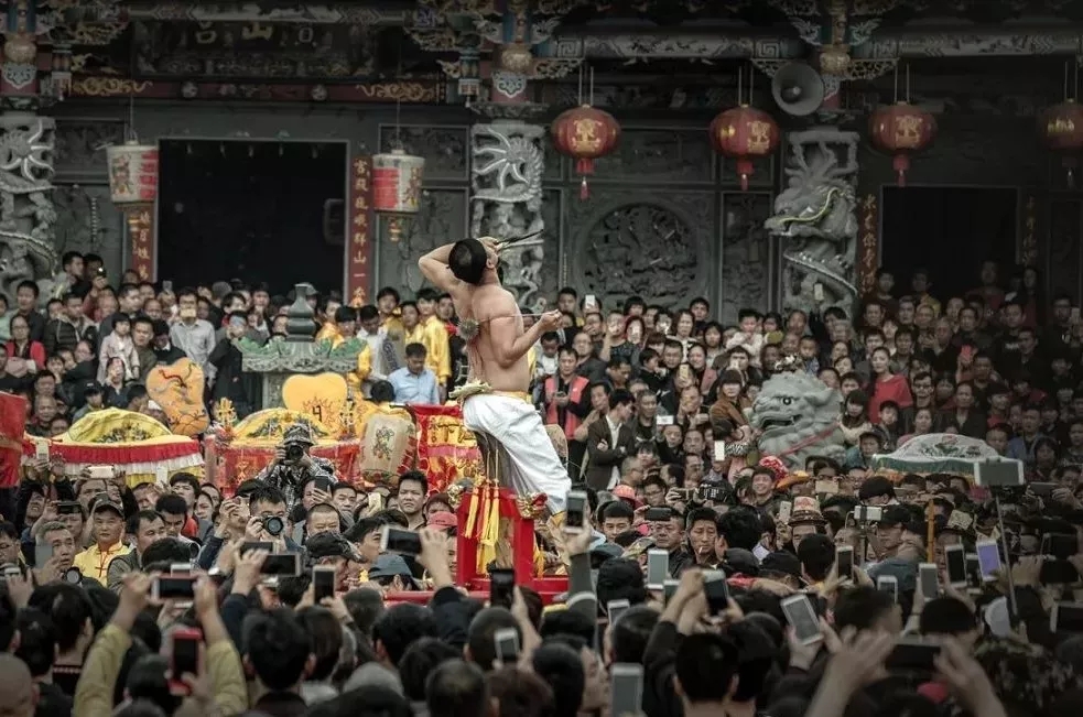湄洲岛闹元宵外地人在看很震撼,湄洲岛闹元宵每年都有吗