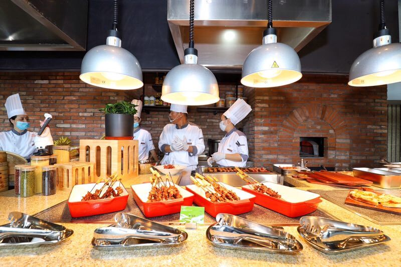 人鱼公主、汽车人伴孩子入睡，青岛首家自创IP沉浸式家庭亲子酒店开业