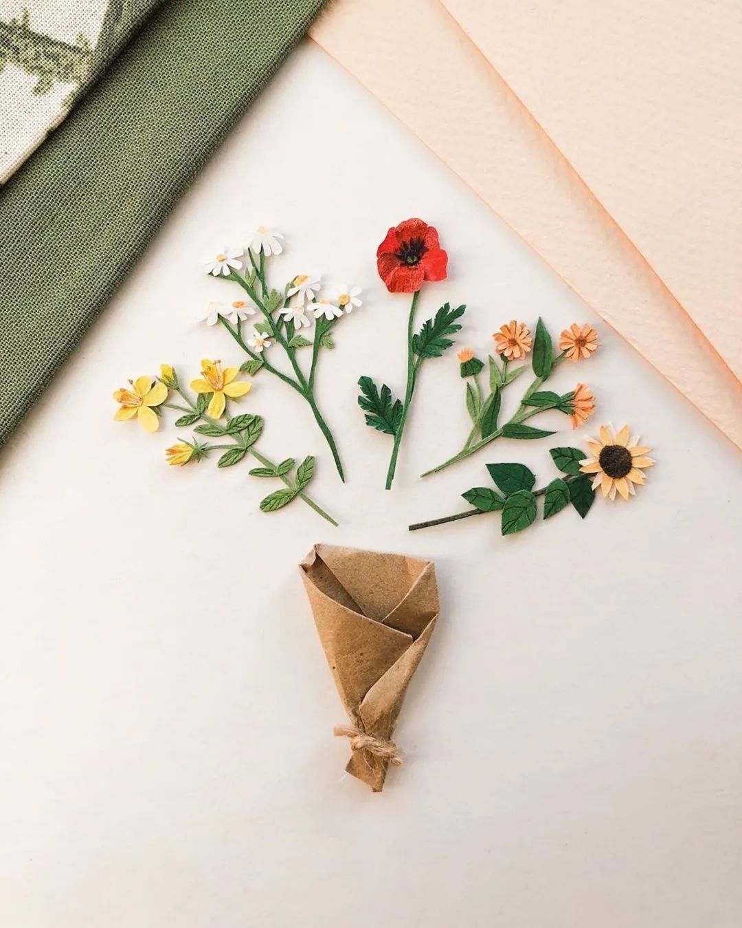 她创作的微型纸花，比鲜花还要贵上几百倍，网友​：好看但不值