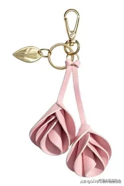 用旧衣服做包包挂饰,旧物袋子做挂件包