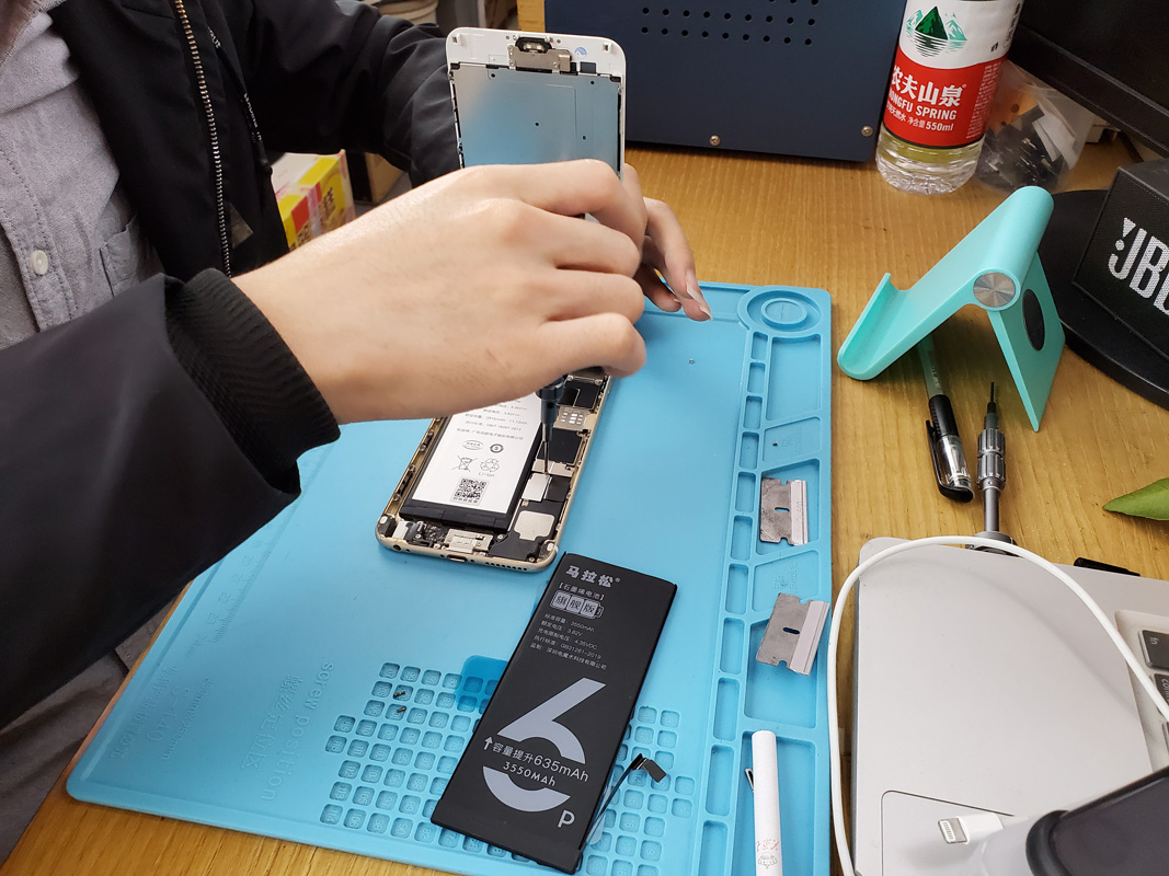 苹果6p换哪种电池好,苹果6p自己换电池难不难