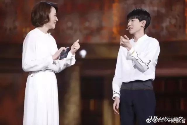 董卿朗读者24主题满分写作素材,董卿100篇朗读者范文