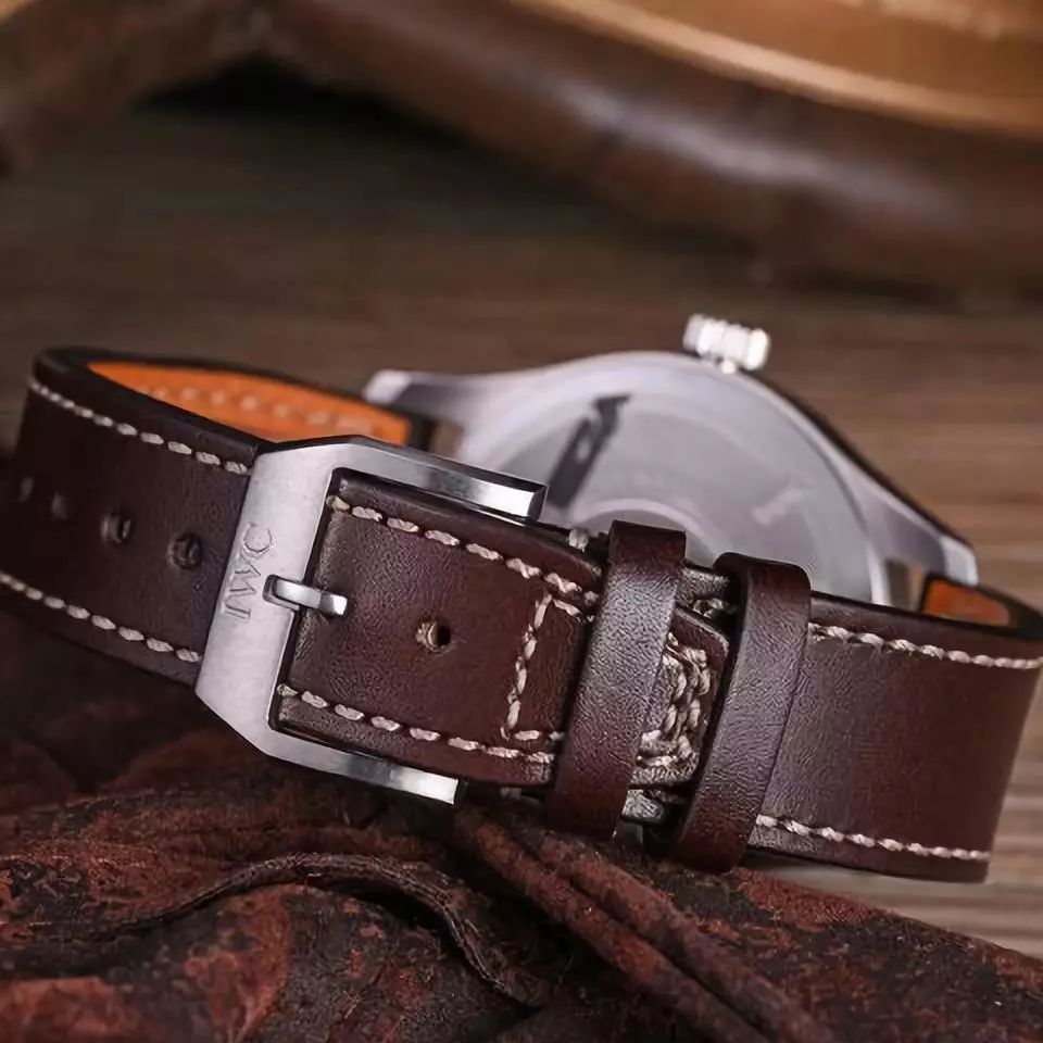 回家过年戴什么饰品好看,万国手表和浪琴哪个手表好