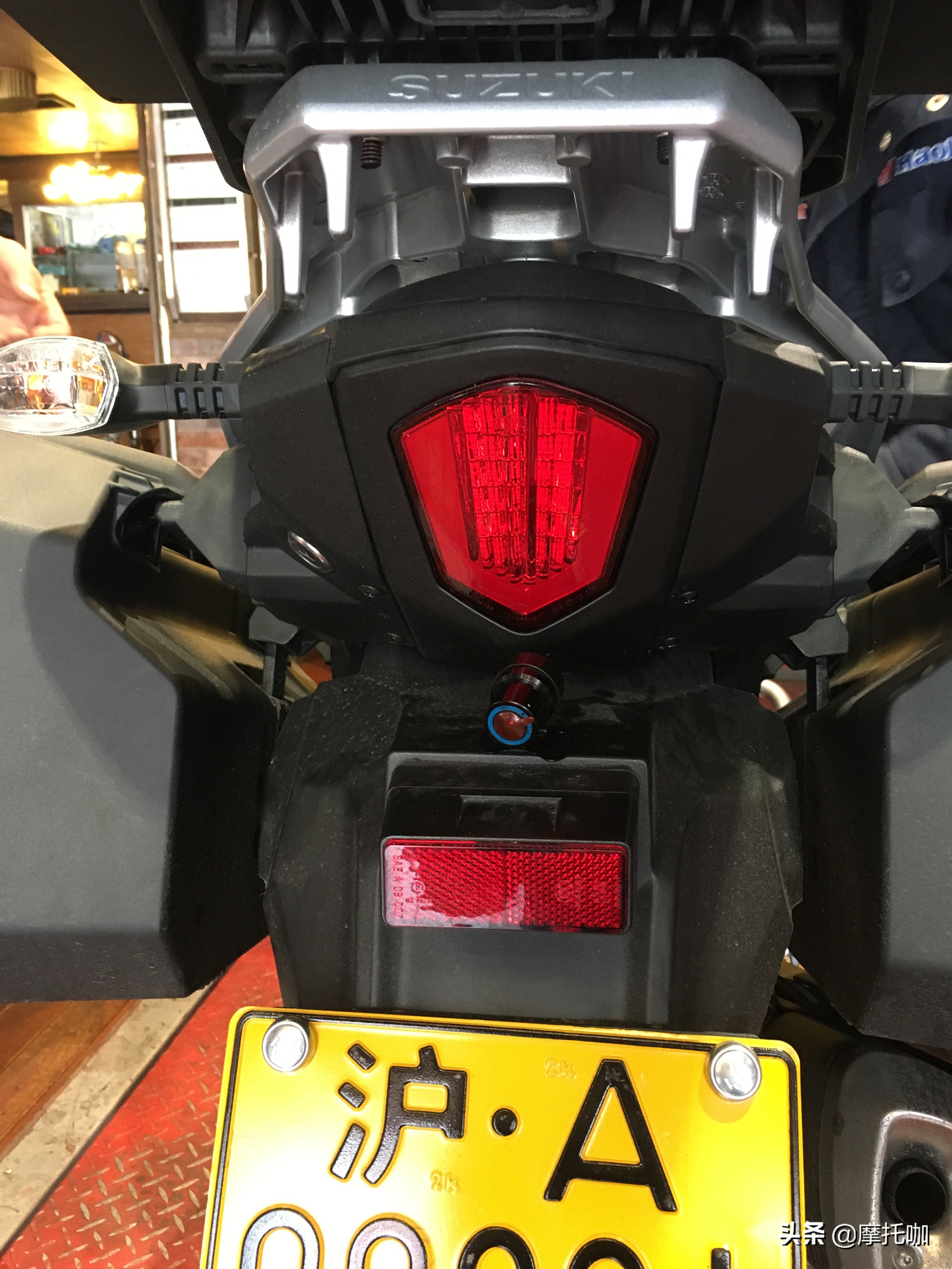 喜朗摩托车行车记录仪安装,踏板摩托车怎么安装行车记录仪