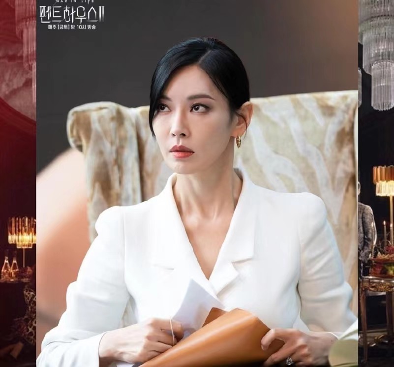 看了《顶楼2》,又发现一个“疯批美人”衣品开挂,每套都超想要