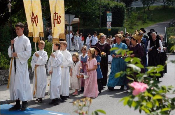 不要去羡慕那些靠体力去赚钱的人,不要躺在床上羡慕别人的工资