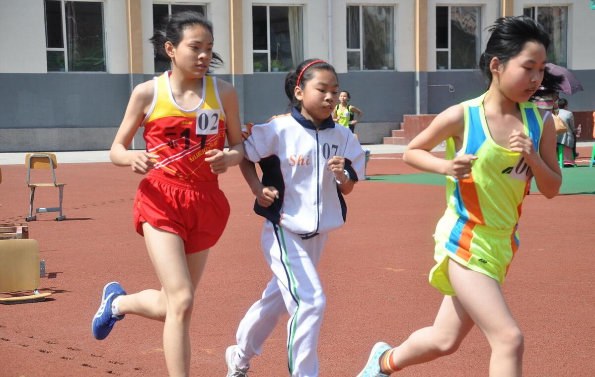 大学生体测1500米跑步技巧,跑步体测小窍门有哪些