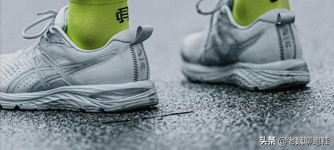 就算是慢跑鞋之王，也顶不住了：全年亏损1.5亿，连续4年下滑