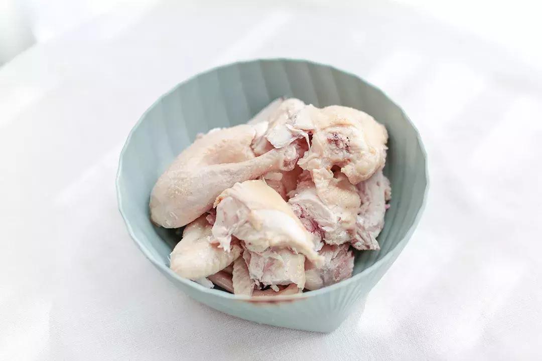 过夜的剩鸡肉怎么煮好吃点,吃剩的鸡肉放冰箱多久会坏