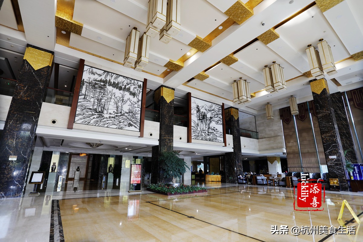 镇江美食三茅宫地锅鸡,镇江美食推荐锅盖面