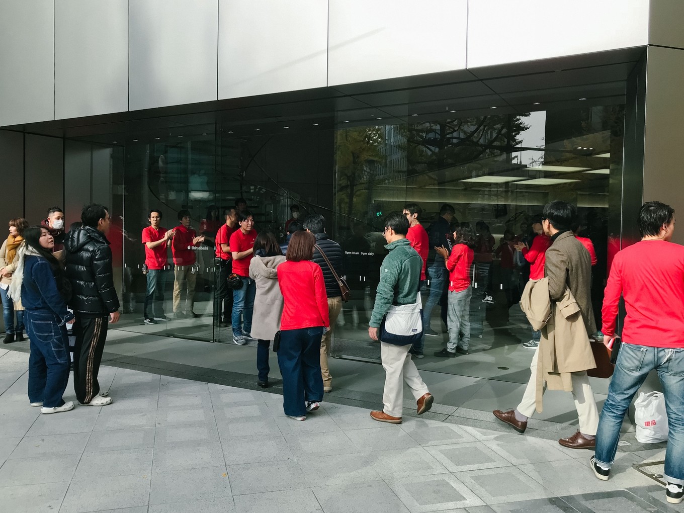 日版iphone到底比国行便宜多少钱,在外国怎么抢iphone首发